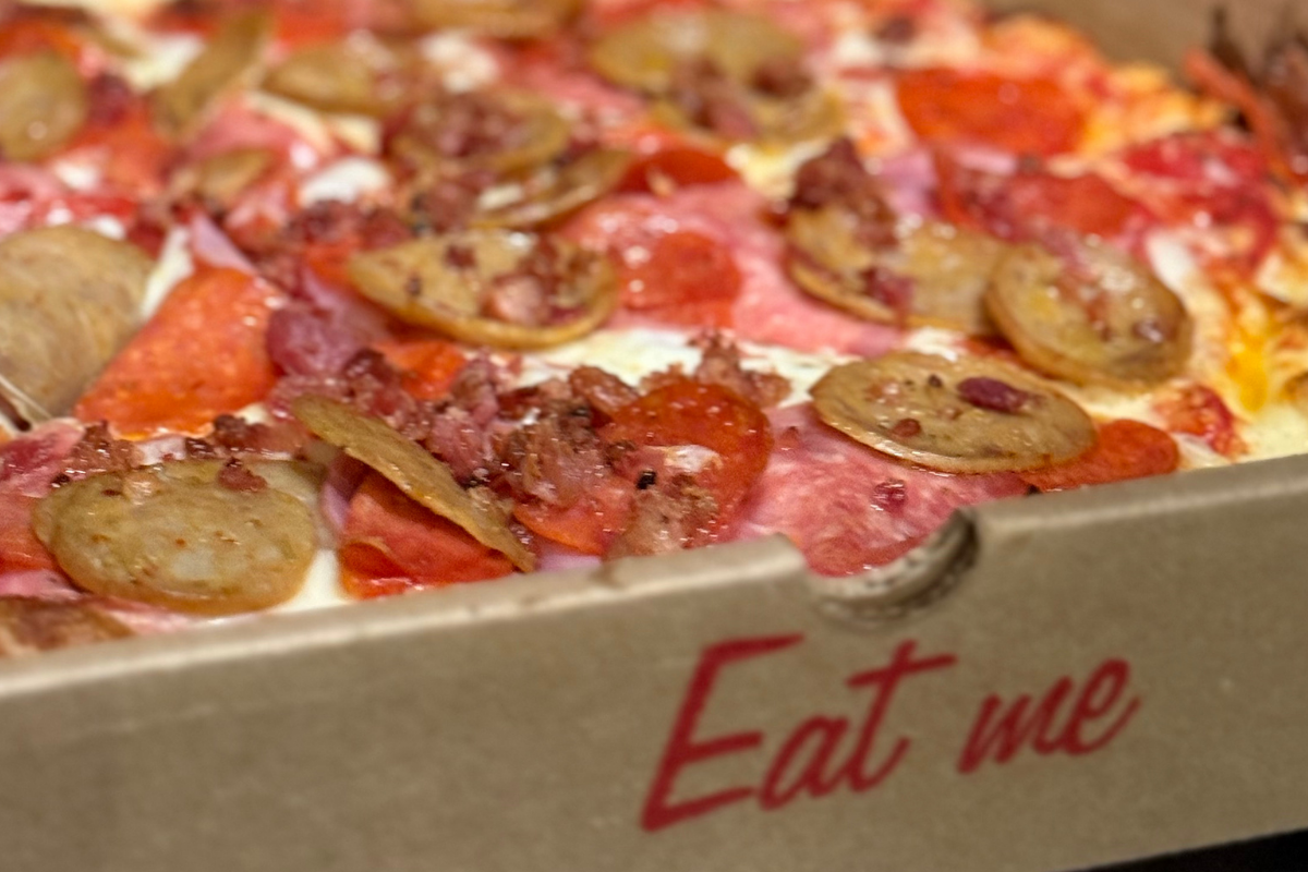 fresh pizza Boise | hand-tossed pizza | stone deck oven pizza | Wiseguy Pizza Pie | melty cheese pizza | pizza delivery Idaho | fresh out of the oven pizza | pizza night Boise