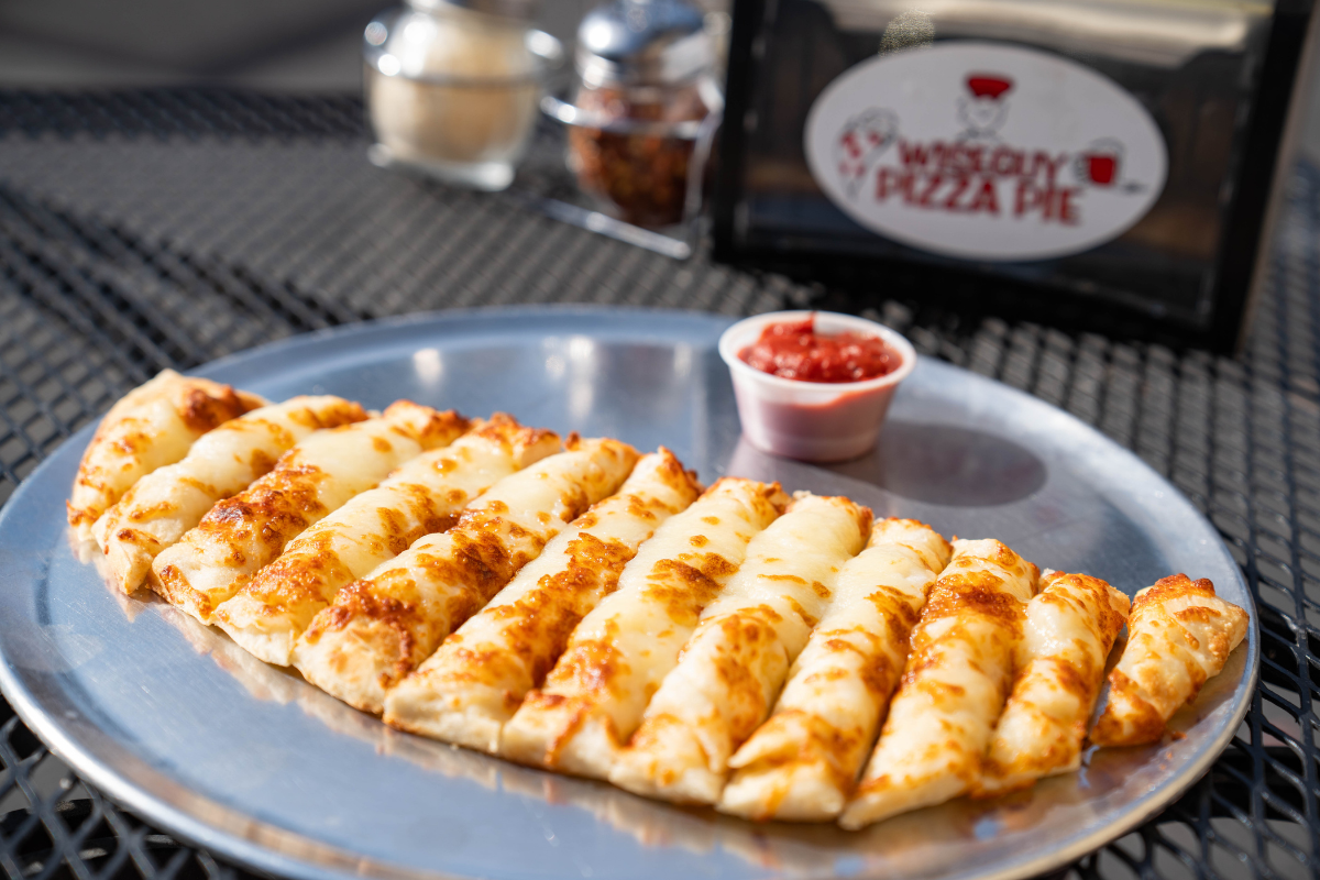 cheese sticks boise | pizza appetizers boise | wiseguy pizza pie | mozzarella sticks boise | marinara dip pizza | boise pizza restaurant | best pizza sides boise | garlic sticks pizza