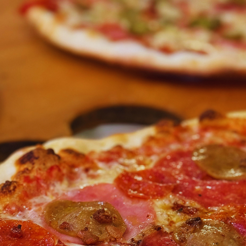 wiseguy pizza pie | crispy pizza crust | NY style pizza | boise pizza | fresh pizza dough | hand tossed pizza | pizza crust crunch | stone deck pizza | pizza boise