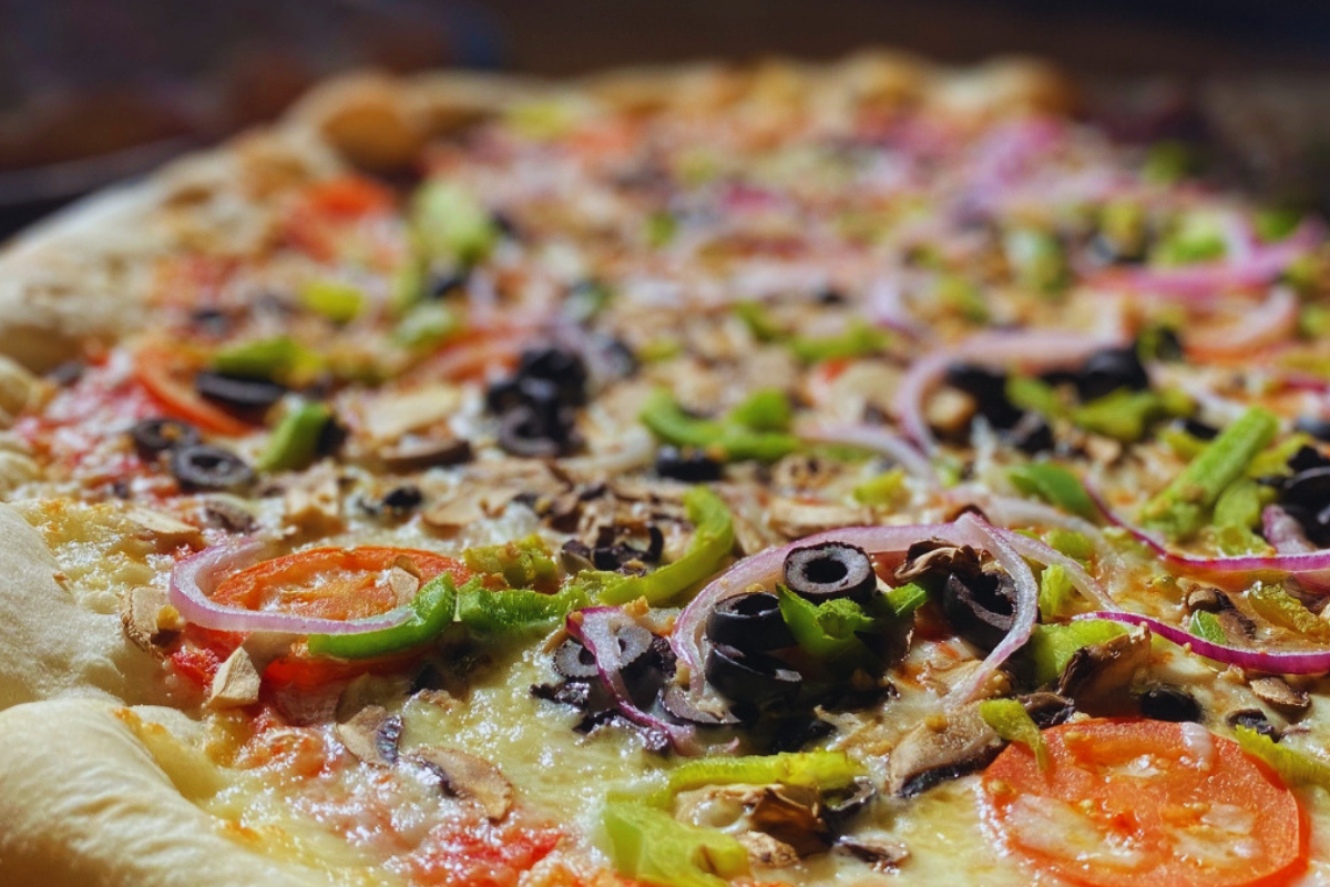 wiseguy pizza pie | fresh pizza ingredients | boise pizza | fresh dough pizza | NY style pizza | hand tossed pizza | quality pizza toppings | pizza boise | crispy crust