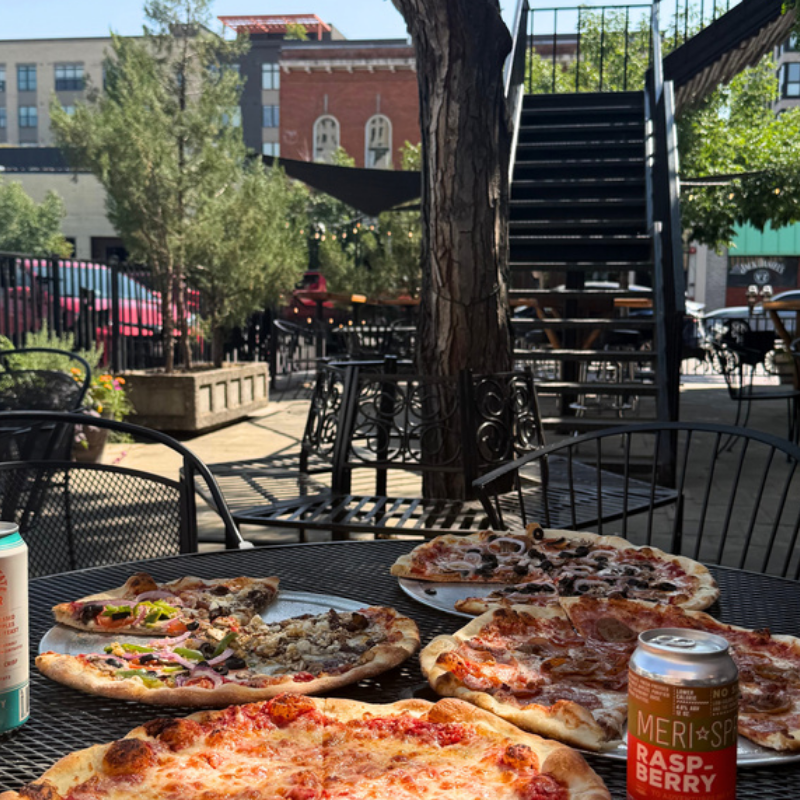 summer patio dining | Boise pizza patio | Hailey pizza restaurant | Ketchum pizza | outdoor dining Idaho | Wiseguy Pizza Pie | order pizza online | patio pizza dining