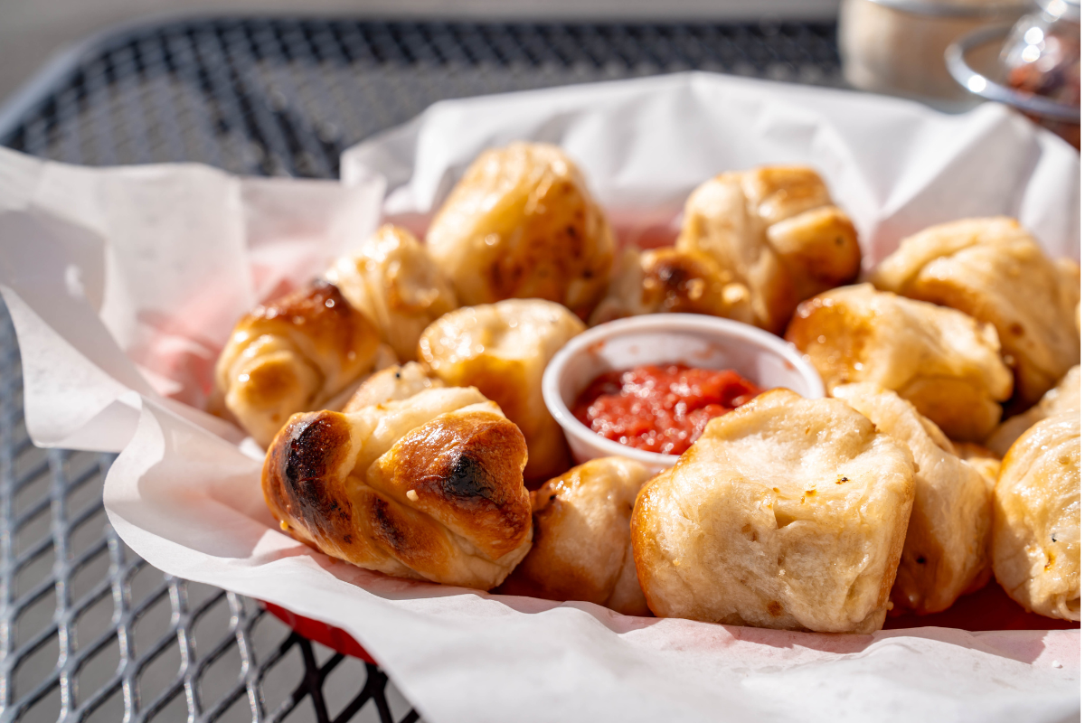 garlic knots Boise | Boise garlic knots | Wiseguy Pizza Pie | pizza Boise | NY style pizza Boise | Boise pizza restaurant | fresh garlic knots | best pizza Boise